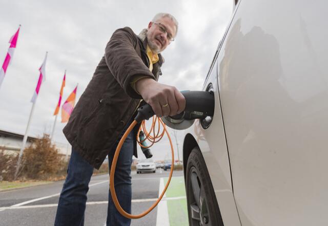 Studie: E-Autos billiger als Verbrenner