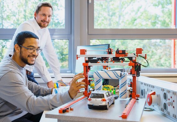 Teaser-Bild: **Ausbildung** mit Zukunft