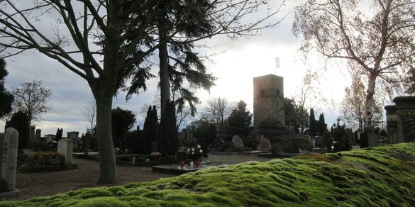 Friedhofshalle inkl. Friedhofturm